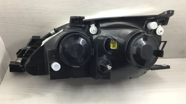 Far Avensis Sağ 00-03