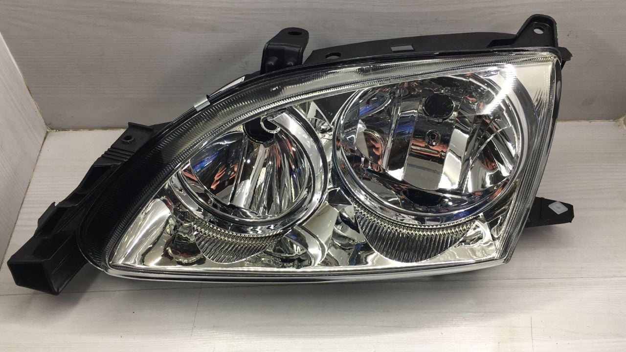 Far Avensis Sol 00-03