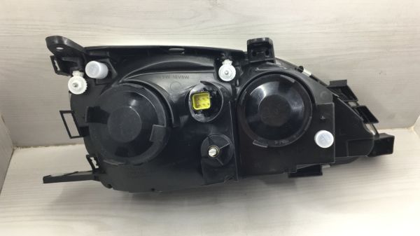 Far Avensis Sol 00-03