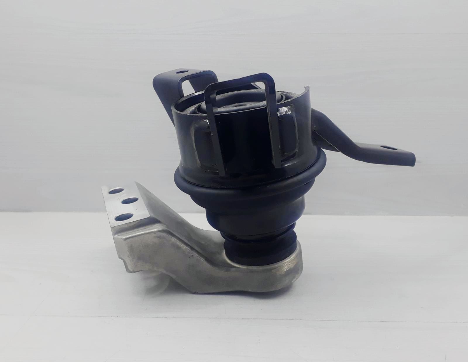 Motor Takozu Matrix Sağ 08-10 Dizel Hidrolik