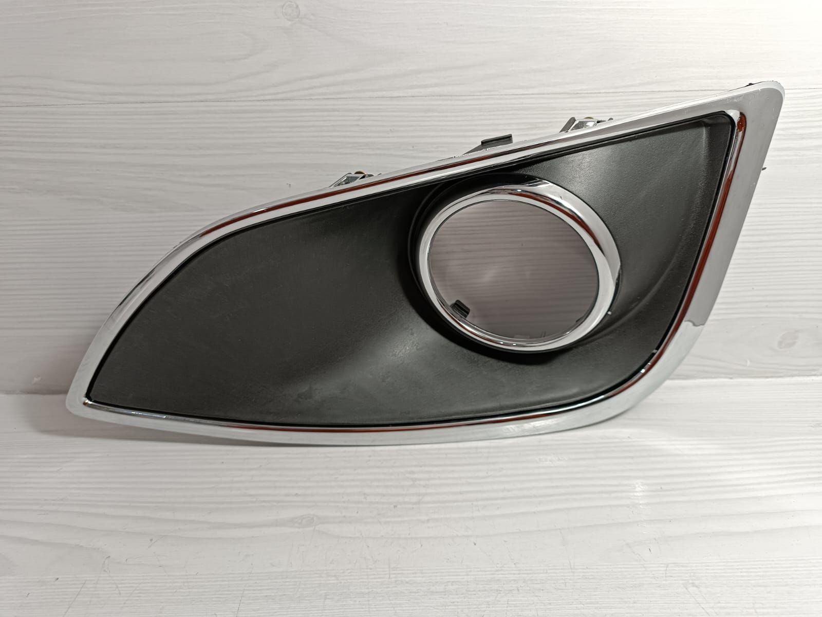 Hyundaı ıx35 sıs kapagı sag sıslı kenarları krom