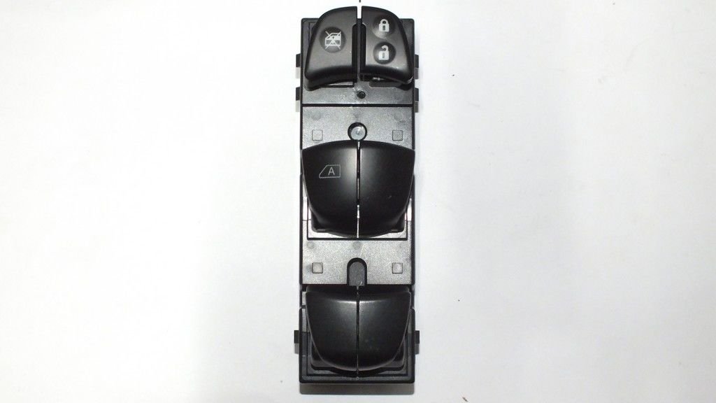 JUKE 2011- CAM DÜĞMESİ ÖN SOL