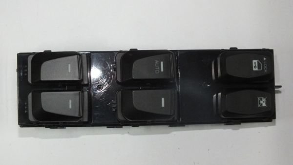 IX-35 2011- CAM DÜĞMESİ ÖN SOL