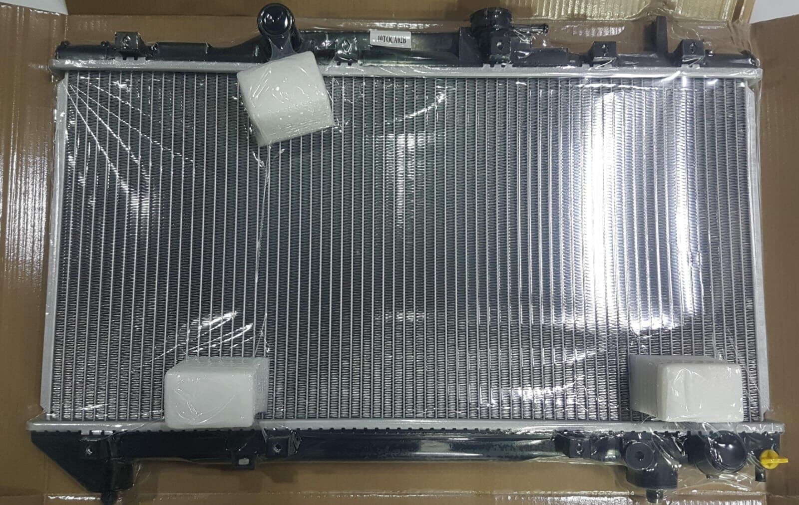 RADYATÖR su CORONA carina 92-97 M/T düz vites