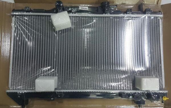 RADYATÖR su CORONA carina 92-97 M/T düz vites
