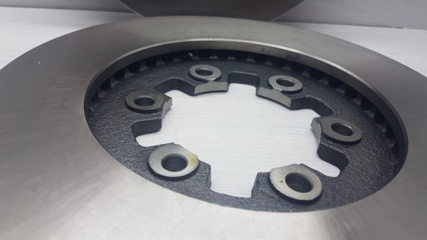 DISK ÖN B2500 1999-2006 4X2 256MM