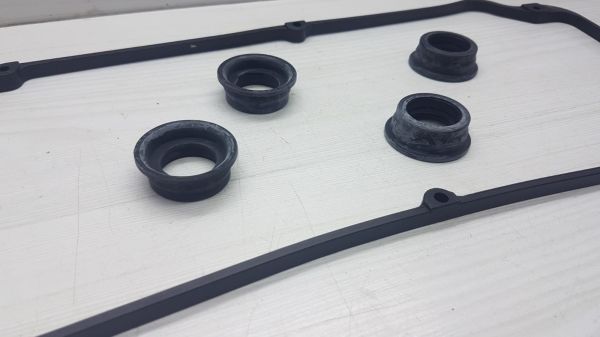 Üst Kapak Conta Carisma 1.6 /1,8 Set