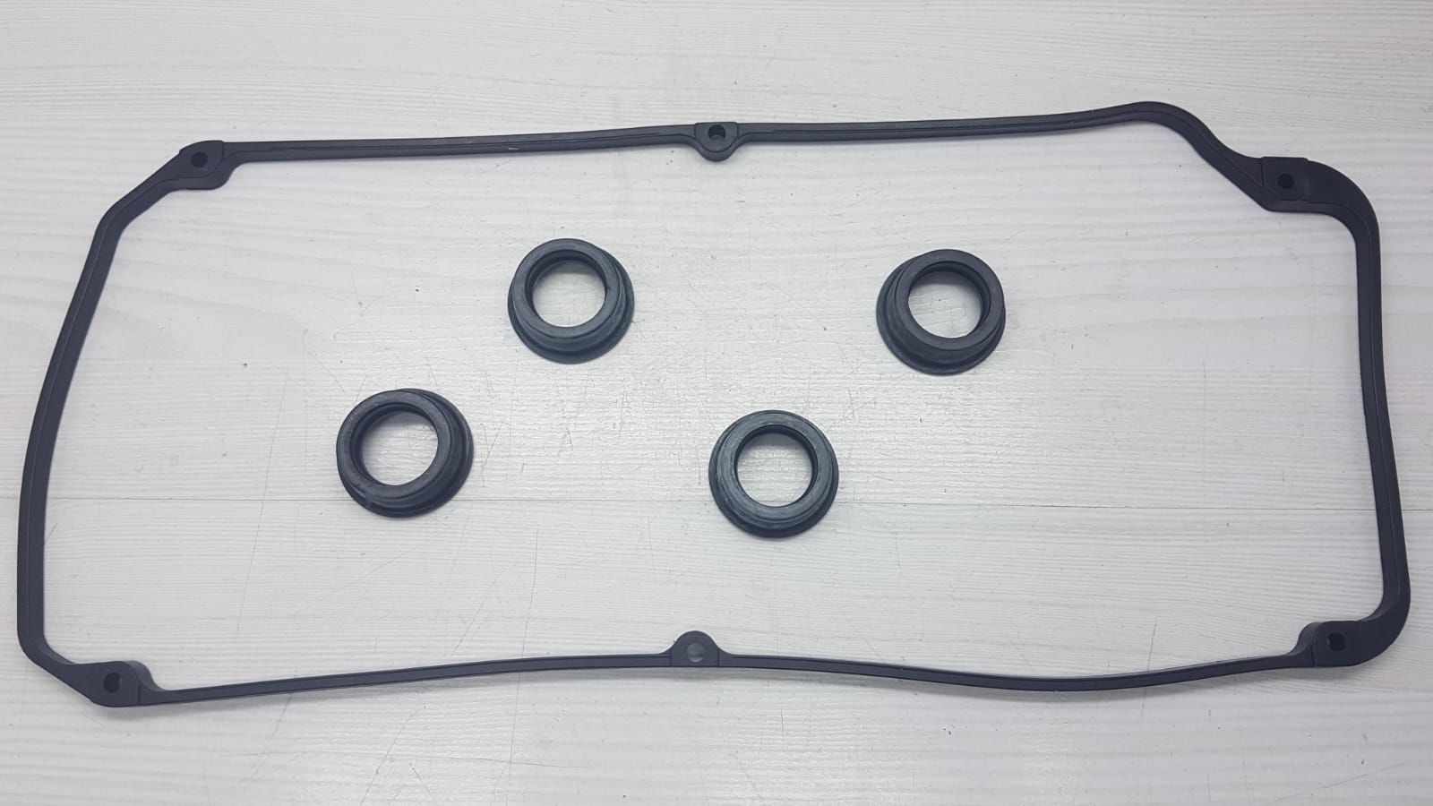 Üst Kapak Conta Carisma 1.6 /1,8 Set