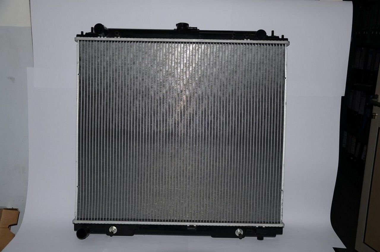 NAVARA RADYATÖR OTOMATİK VİTES BRAZING TİP 32,5mm