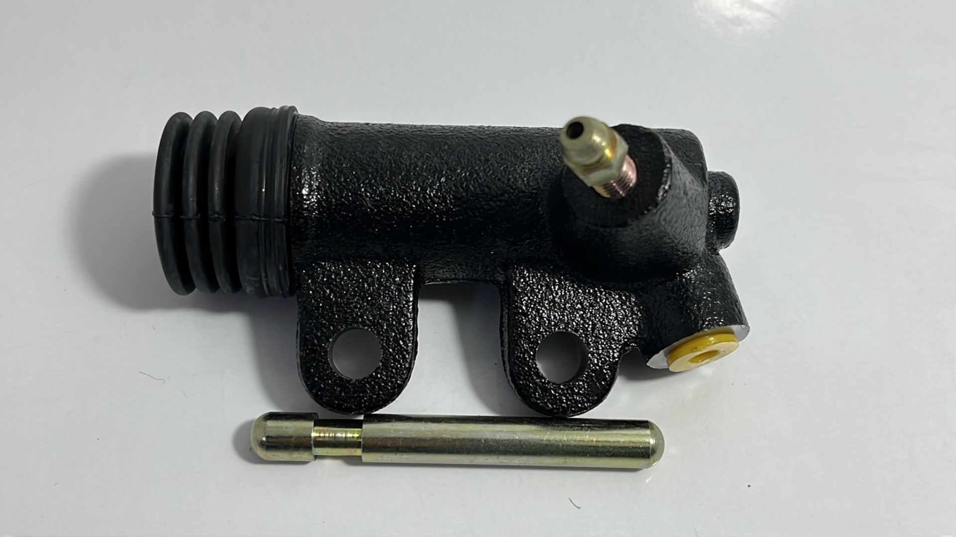 Alt Merkez Avensis 00-