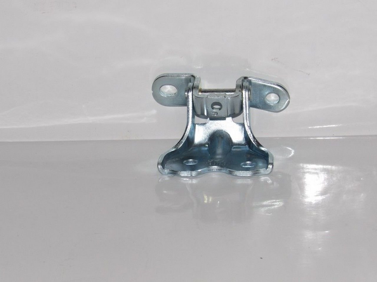 GETZ 03- ÖN KAPI MENTEŞESİ ALT SOL