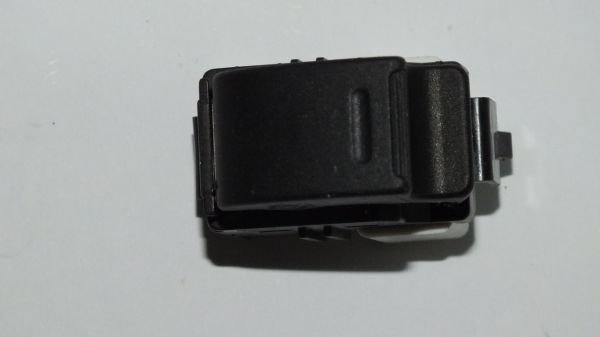 COROLLA 93-01 / HILUX/ RAV  4  94-03 / YARIS 99-05 / CAMRY 96-06 CAM AÇMA DÜĞMESİ ÖN SAĞ