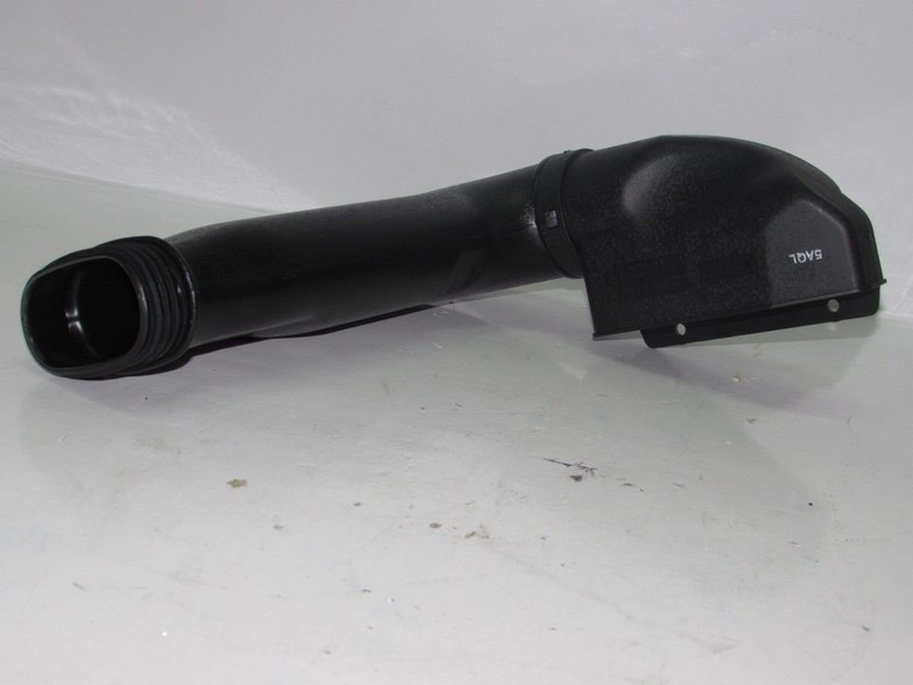 i30 2012- DİZEL HAVA FİLTRE BORUSU ALT