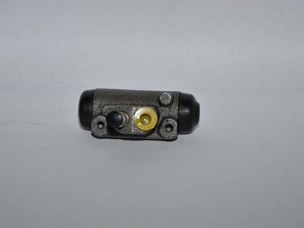 BESTA / BONGO / E2200 ARKA FREN MERKEZİ SAĞ