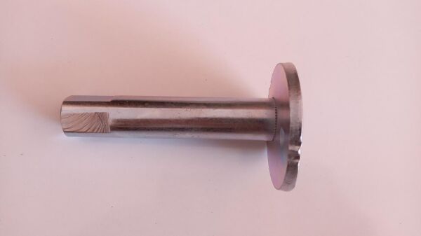 CİVATA SALINCAK HILUX LN145 98-02 (ALT)