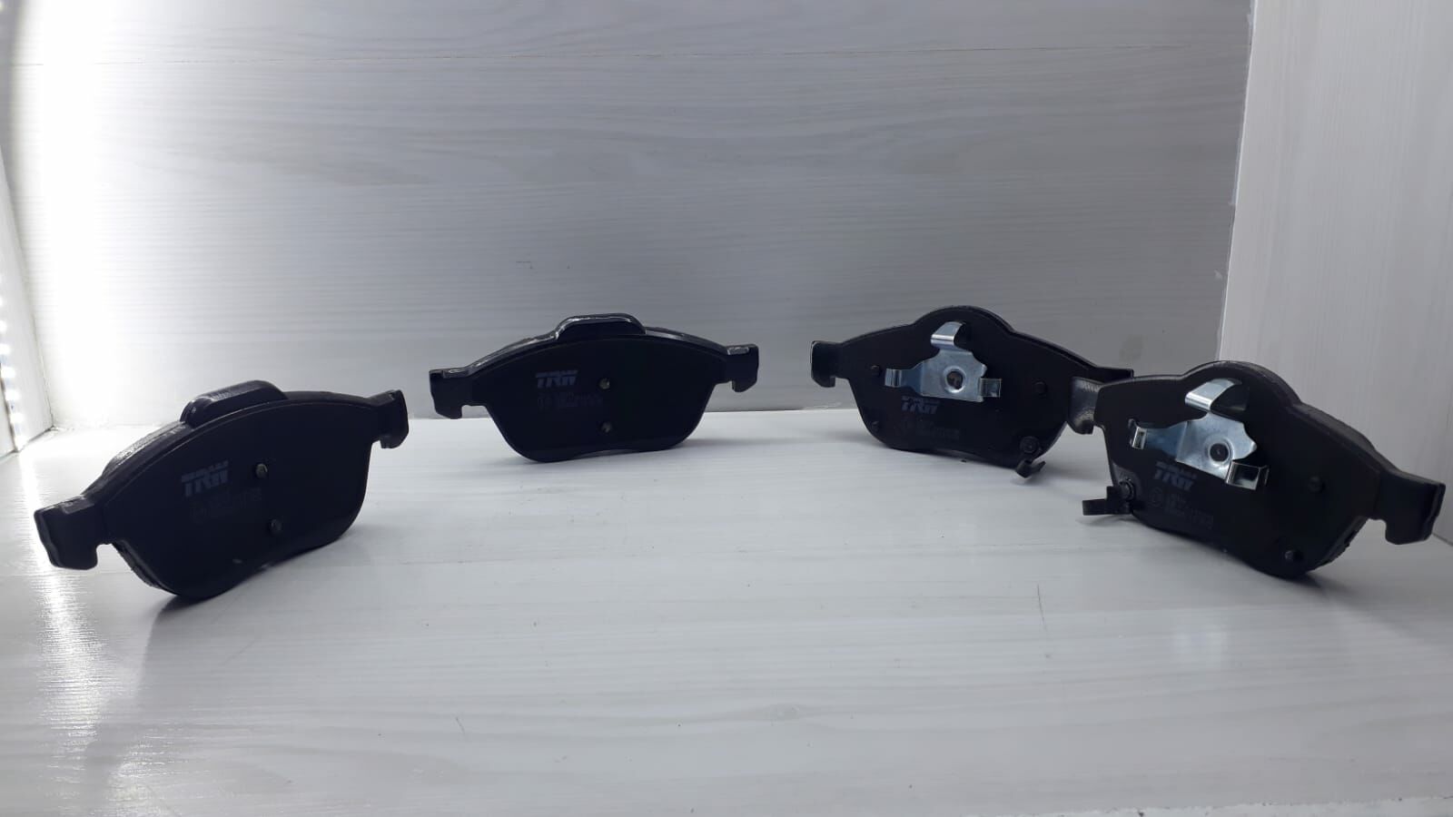 Balata Ön Avensis 03-05 Dizel