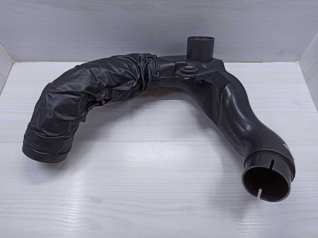 Hava Filtre Hortumu getz 03-06