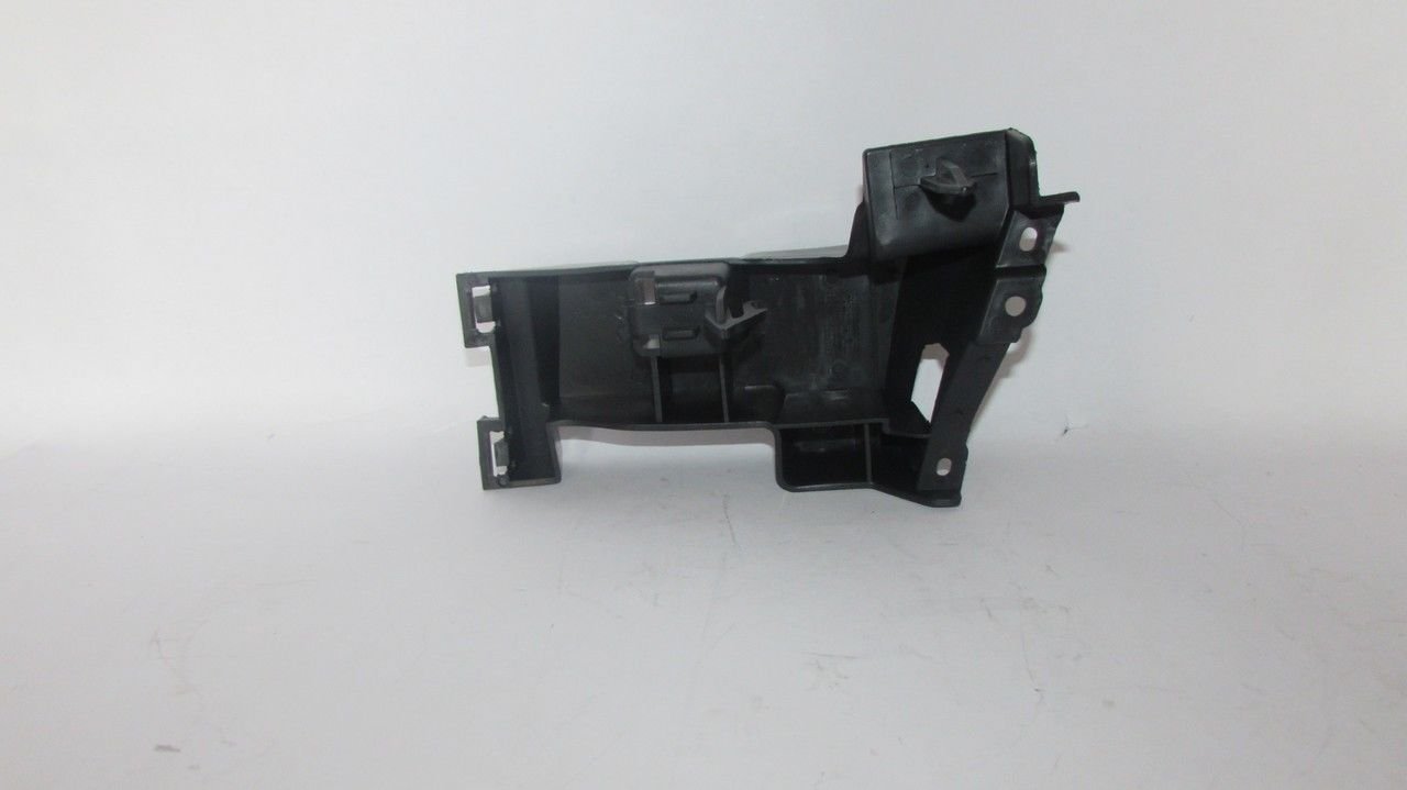 MAZDA 3 2004-2009 ÖN TAMPON BAĞLANTI BRAKETİ SAĞ