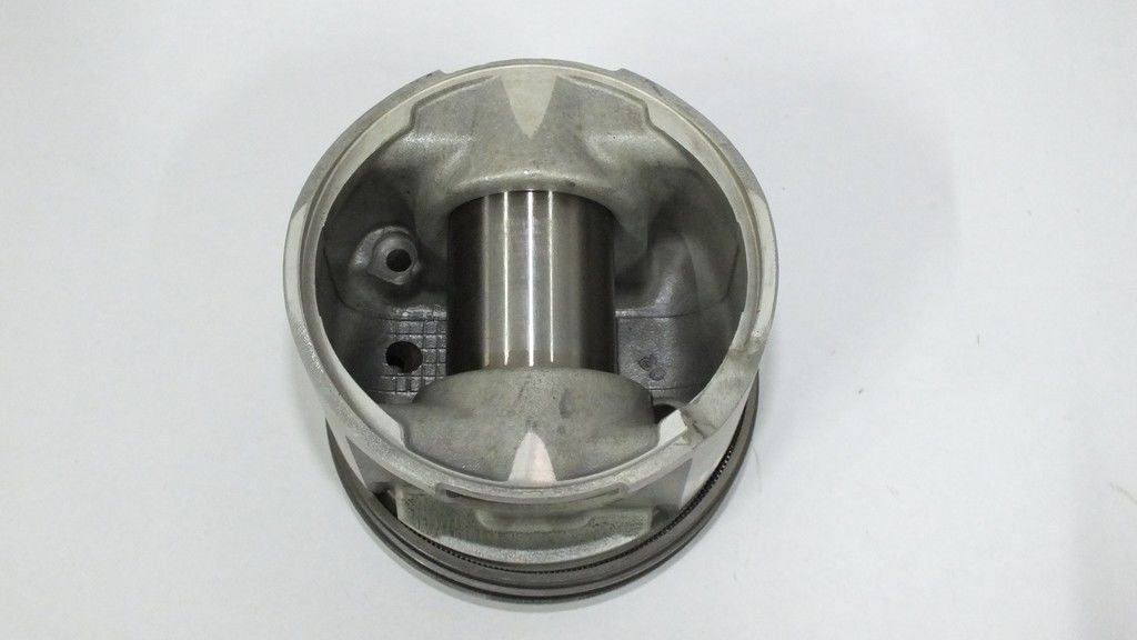 HİLUX VİGO 2.5 16 V 06-10 92.50 MM 2KD-FTV YANMA HÜCRE 39,50 MM ( NPR JAPON SEGMAN ) PİSTON SEGMAN 050