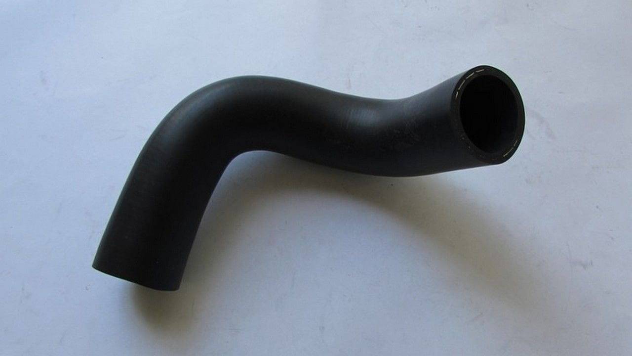 HILUX 2015 -VIGO 2.4- 2.8 RADYATÖR HORTUMU ALT