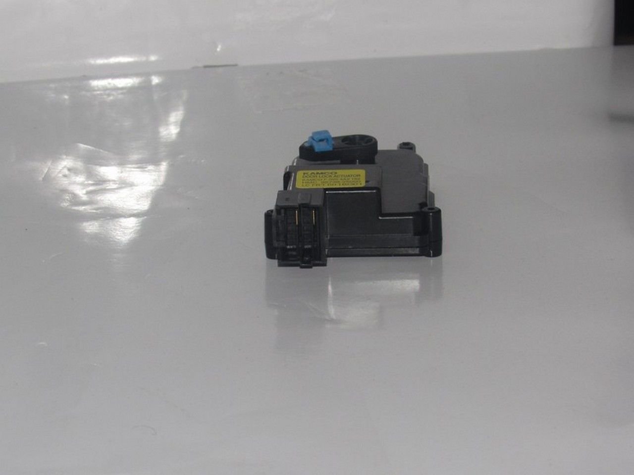 ACCENT 00- MERKEZİ KİLİT MOTORU ÖN - SAĞ