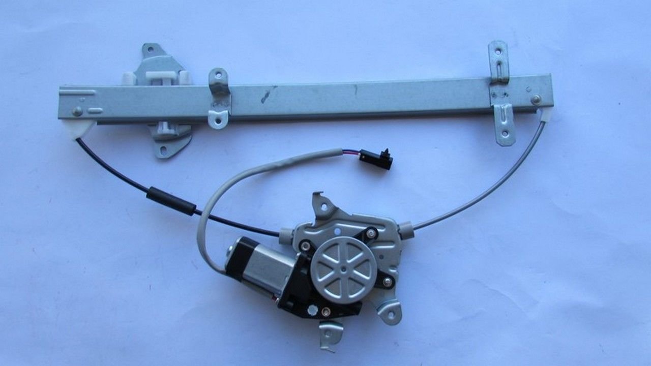 D22 1997-2002 CAM KRİKOSU ELEKTRİKLİ MOTORLU ÖN SAĞ