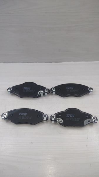 Balata Ön Yaris 03-05