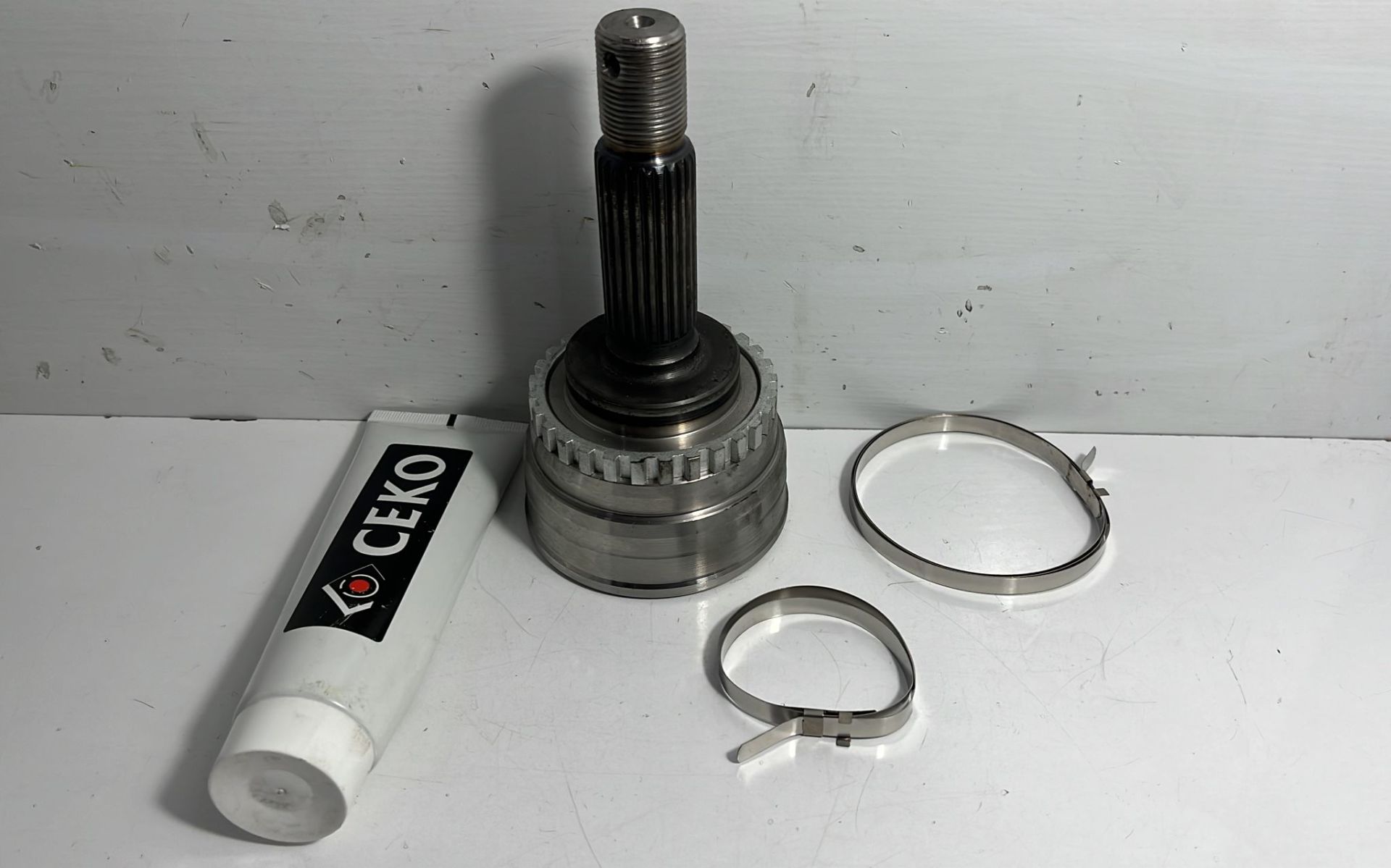 Aks Kafa Elantra Sol 90-00/Matrix Benz 00- 25X30X50 Abs 29