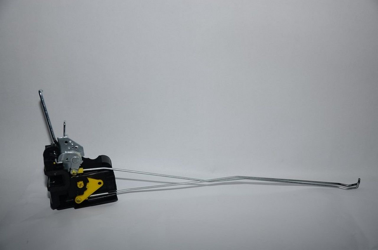 H 100 KMY 2004- ÖN KAPI KİLİDİ SAĞ MOTORSUZ