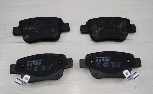 Balata Arka Avensis 03-08/Verso