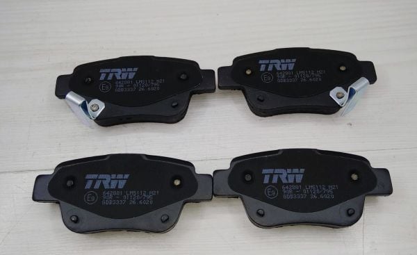 Balata Arka Avensis 03-08/Verso