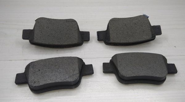 Toyota AvenSis 03-08 / Verso Balata Arka