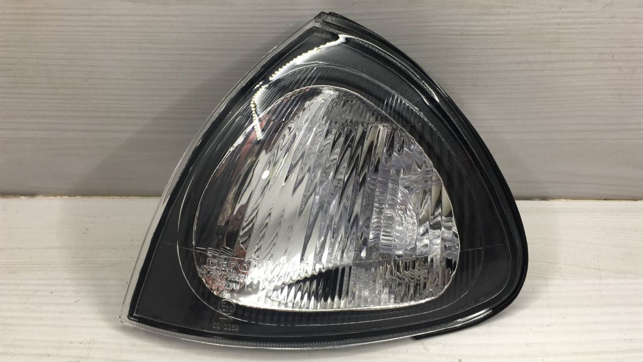 Sinyal Avensis Sol Ön 98-00