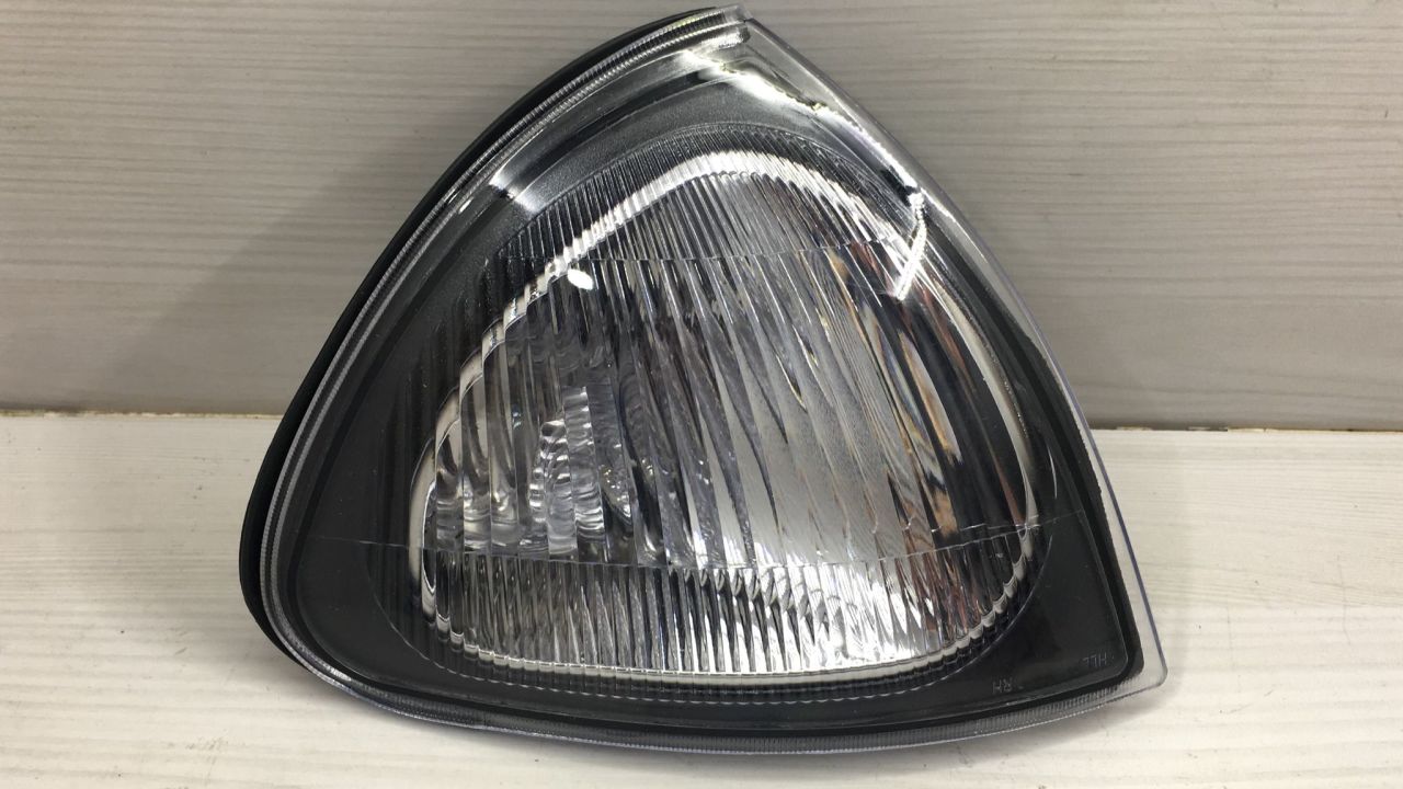 Sinyal Avensis Sağ Ön 98-00