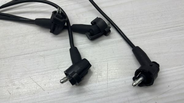 BUJI KABLO COROLLA 4EFE 98-02 1,4 ENJ