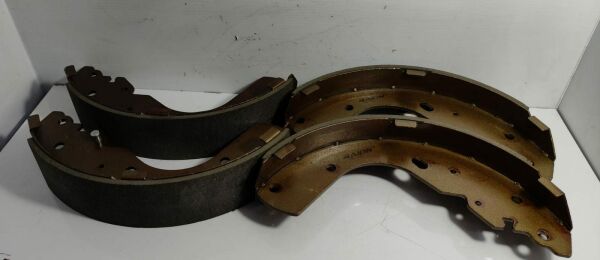 Balata Arka B2500/Navara 01/06 4X4 Bt50 4X4