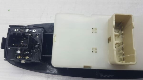 Cam açma dügme Accent Sol 03-06 Ayna dügmeli