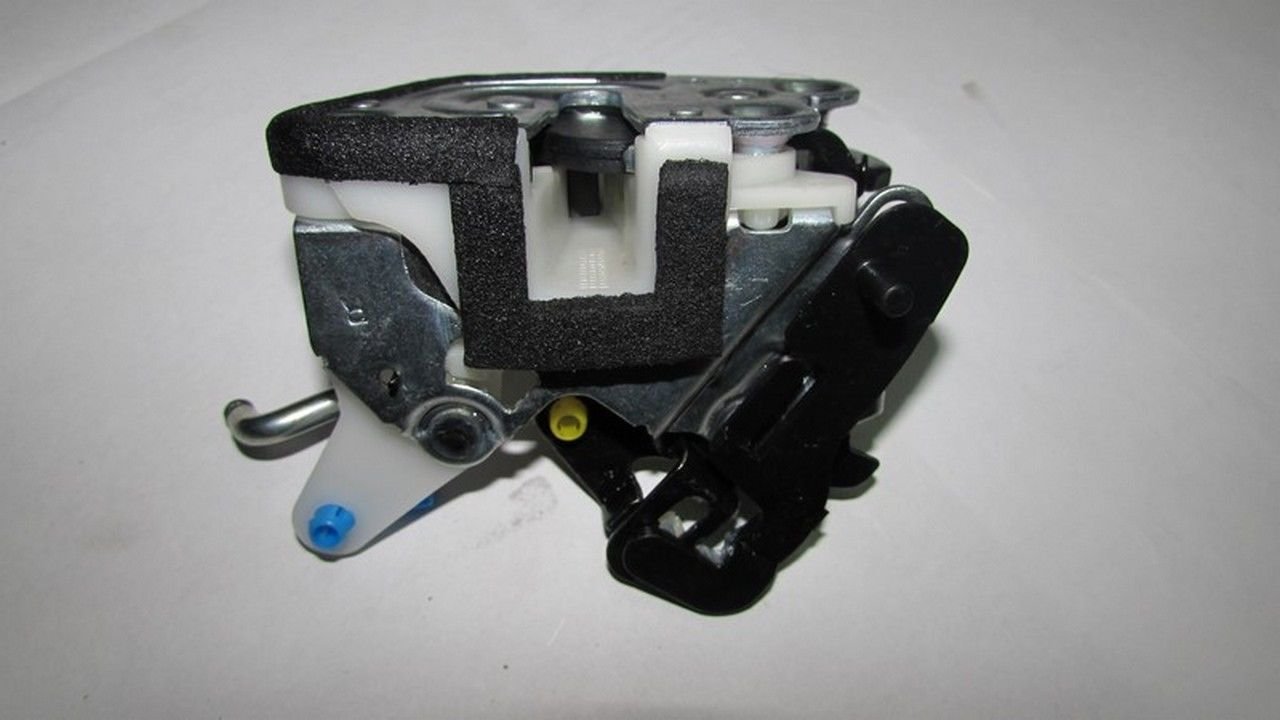 ACCENT 95-00 KAPI KİLİDİ ARKA SAĞ