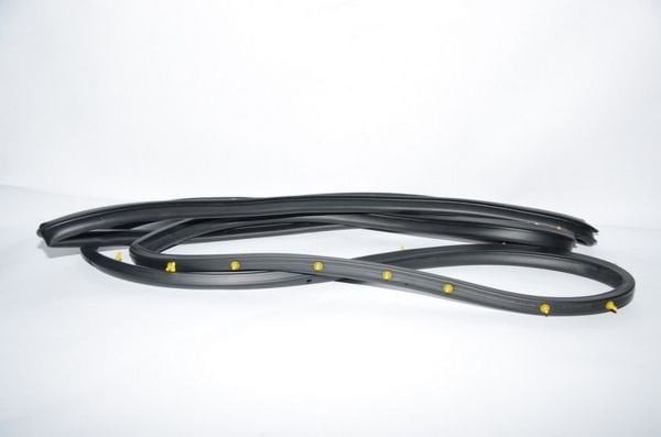 H 100 KAPI LASTİĞİ ÖN SAĞ