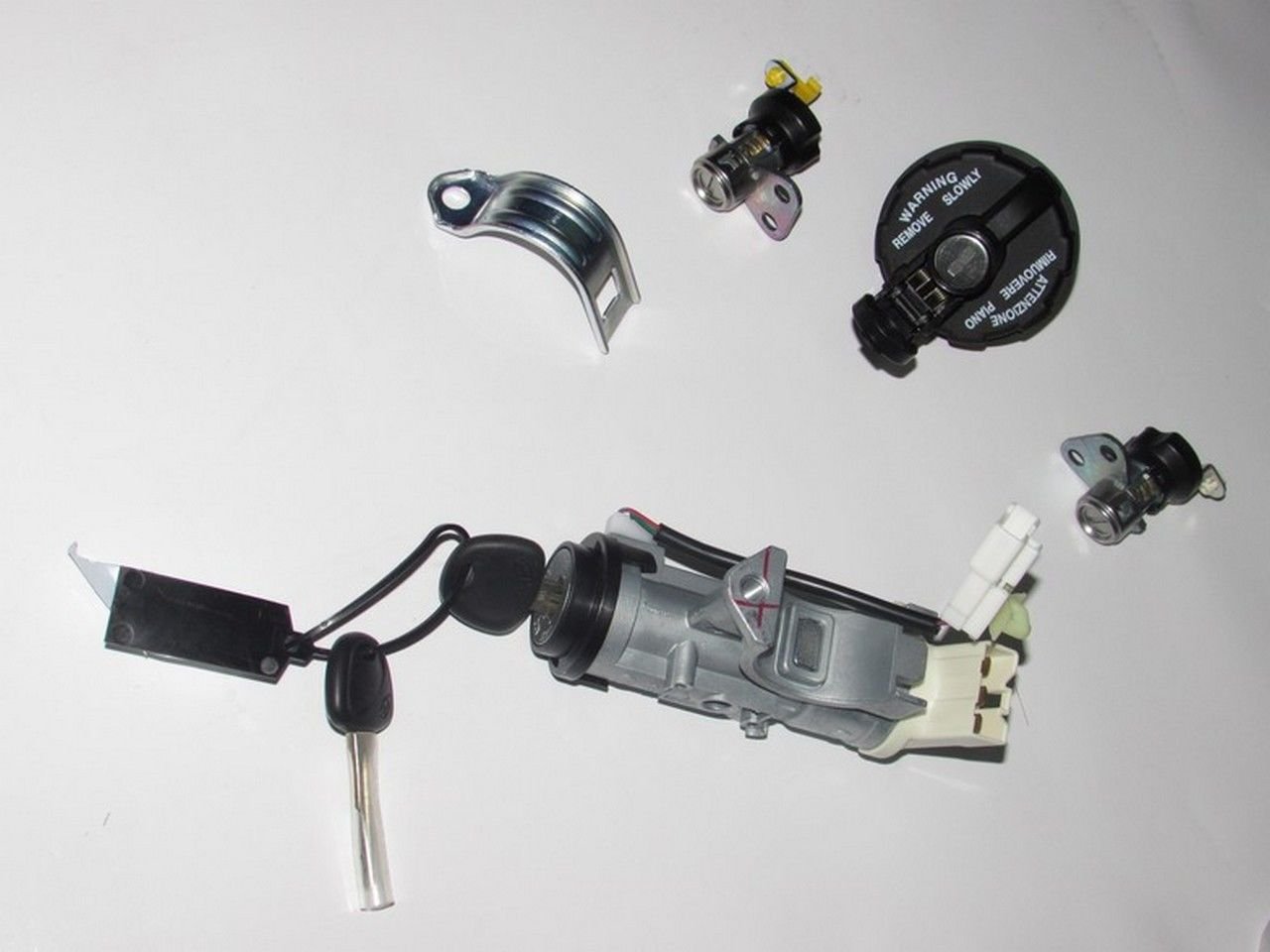 H 100 KMY 2004 MERKEZİ KİLİT SETİ