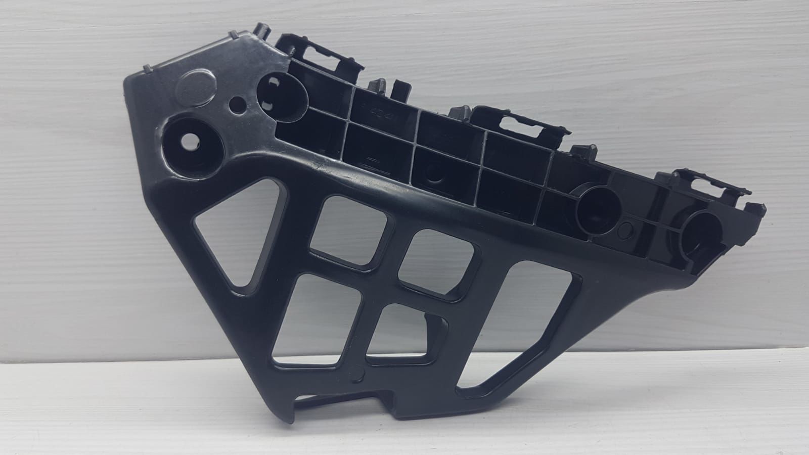 Tampon Braketi Ön Auris 2012-2017 Sol