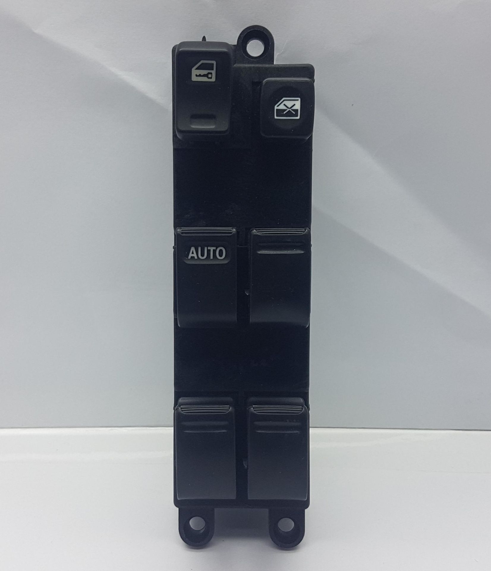 Cam Dügme Almera Sol 2000-