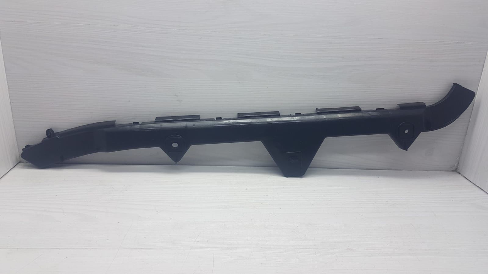 Tampon Braketi Arka Avensis 2003-2006 Sağ