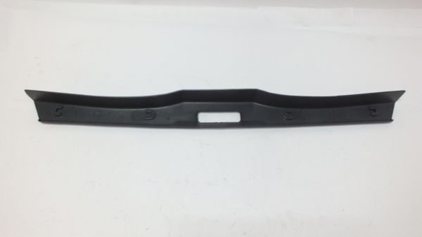 COROLLA 1993-1997 ARKA BAGAJ PLASTİĞİ (KİLİT KARŞILIĞI ÜST PLASTİĞİ)