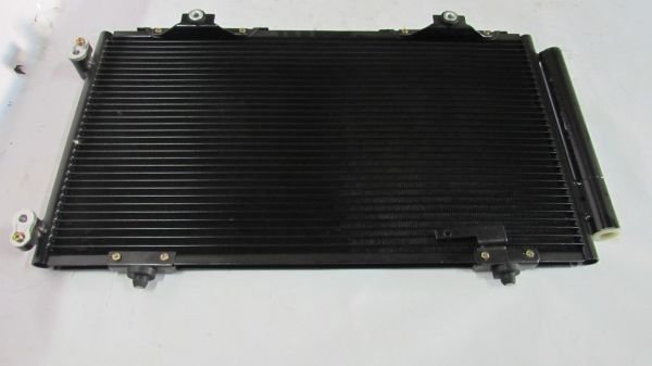 AVENSIS 1998-2000 KLİMA RADYATÖRÜ