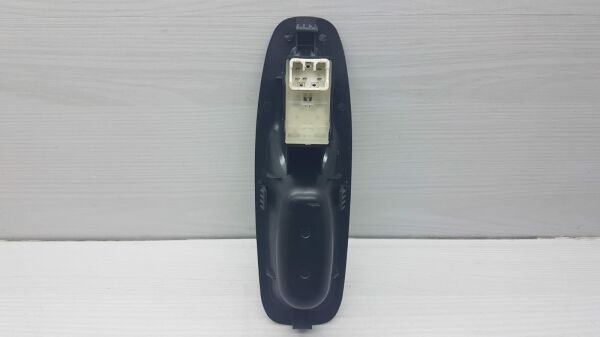 Cam dügme Accent Sağ 00-02 Ön