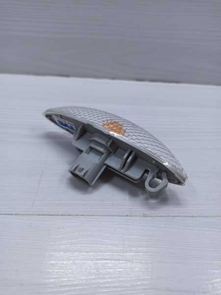 çamurluk Sinyali Yaris 99-05 Sağ