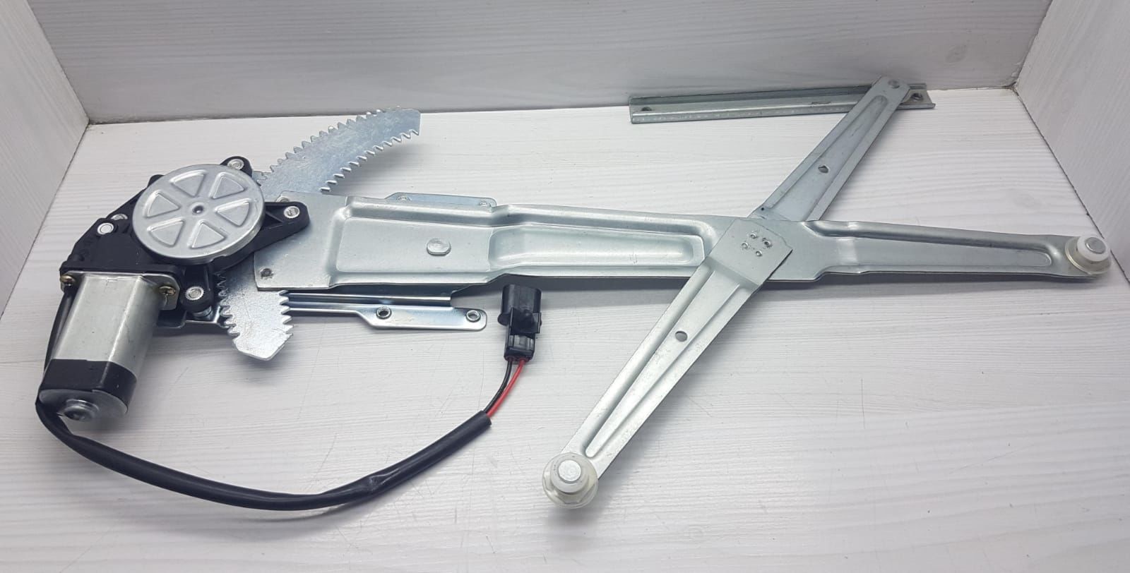 Cam Kriko L300 Sol Motorlu