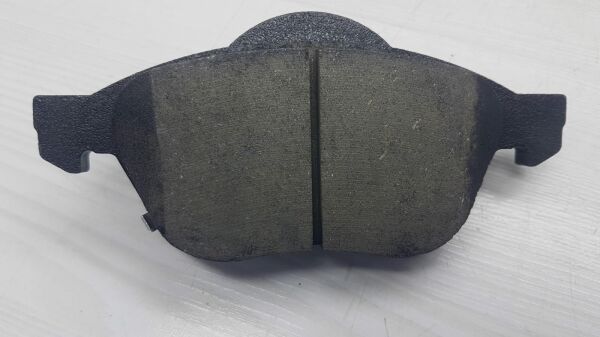 BALATA ÖN AVENSIS 00-02 BENZ/DIZEL