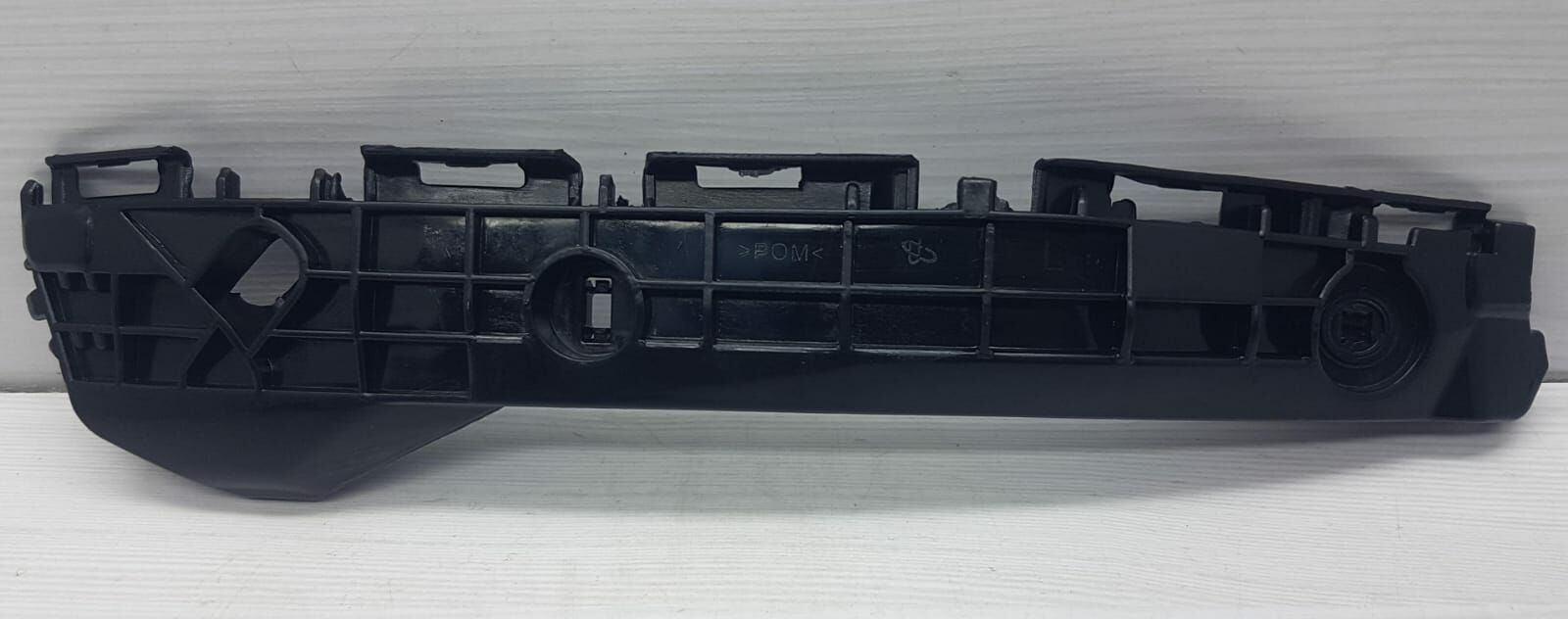 Tampon Braketi Arka Yaris 11-17 Sol